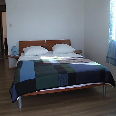 Pansion Gea بيت ضيافة باغ