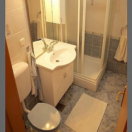 بيت ضيافة Pansion Gea باغ