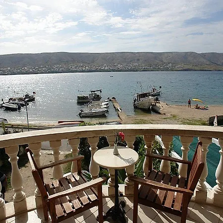 Pansion Gea بيت ضيافة