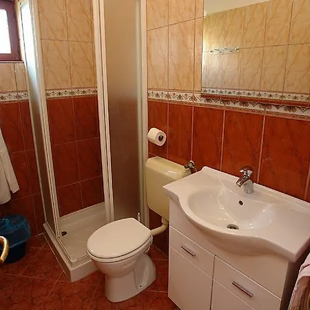بيت ضيافة Pansion Gea باغ